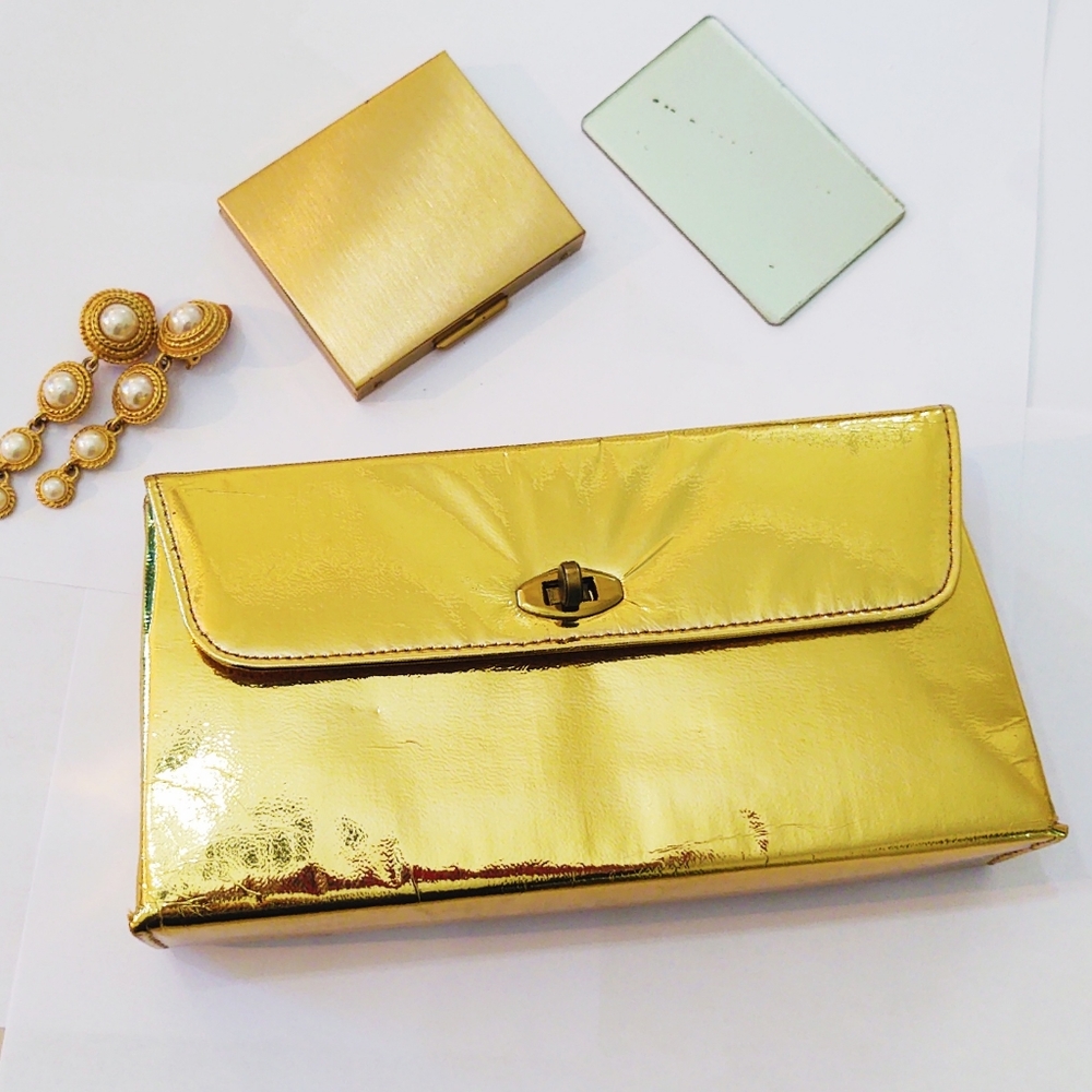 Vintage 1970s Gold Lamé Clutch with Compact - Picture 6 of 10